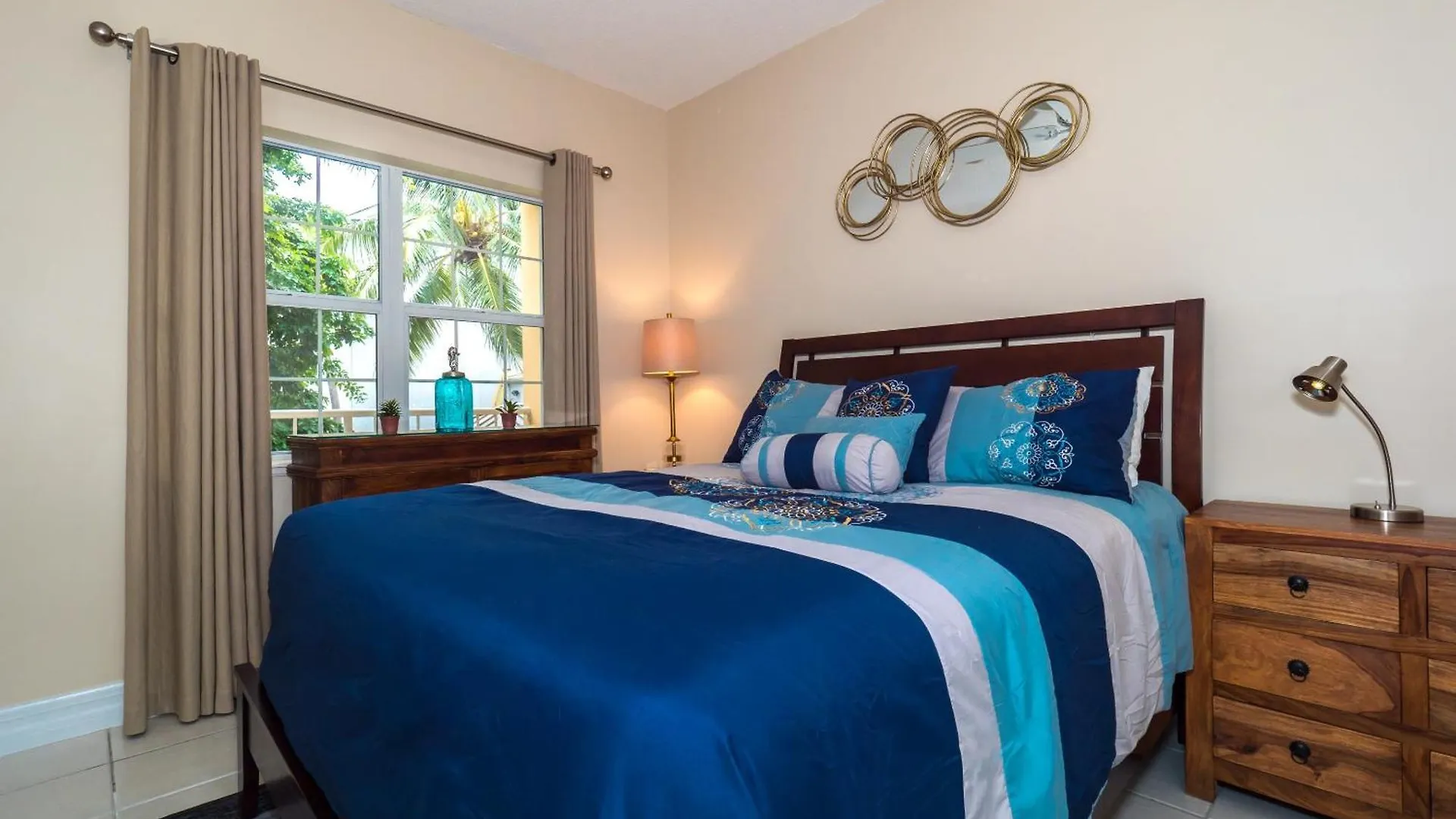 Apartment Beach Living At Regal Beach Blde George Town Cayman Islands