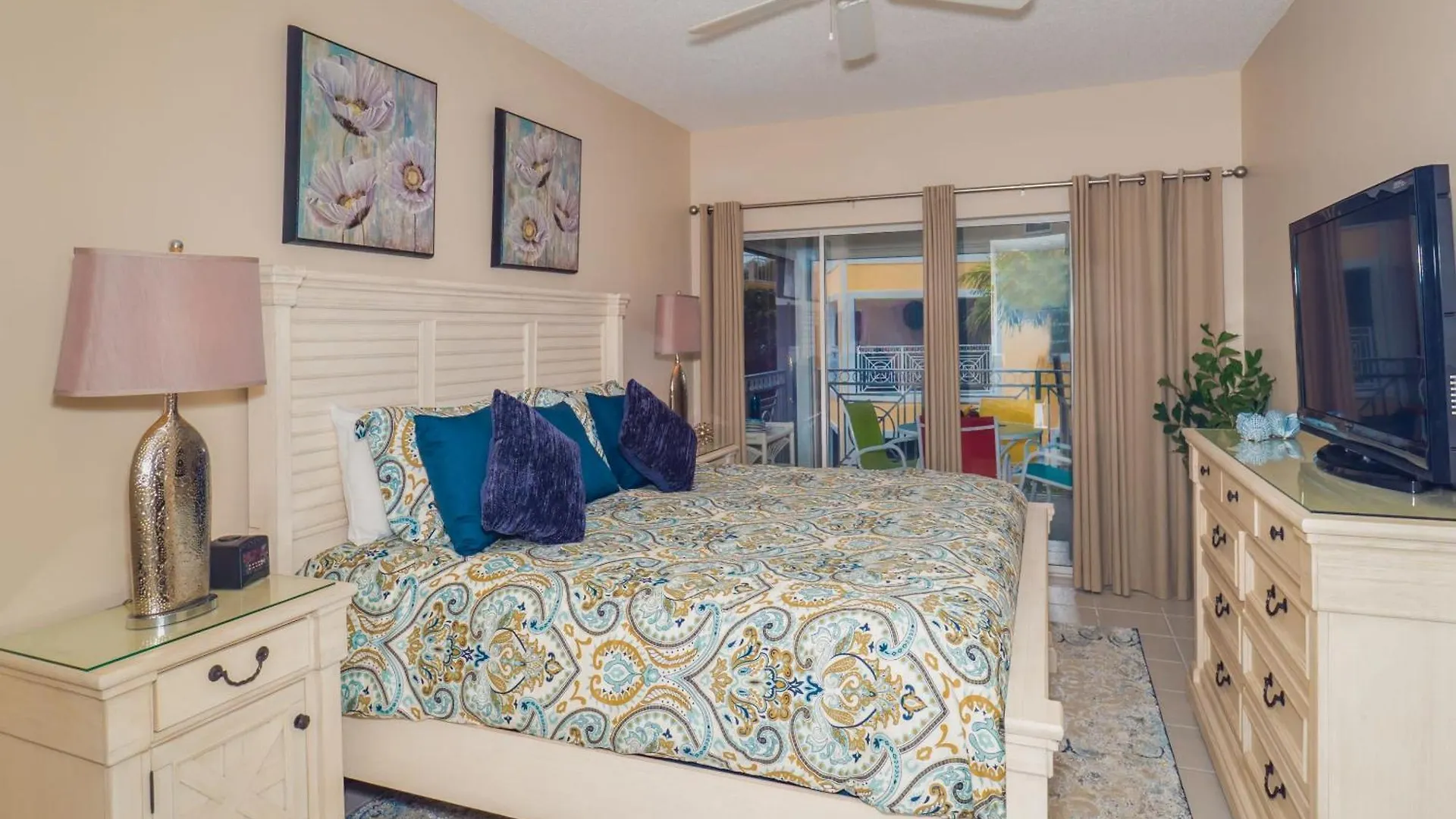 Apartment Beach Living At Regal Beach Blde George Town