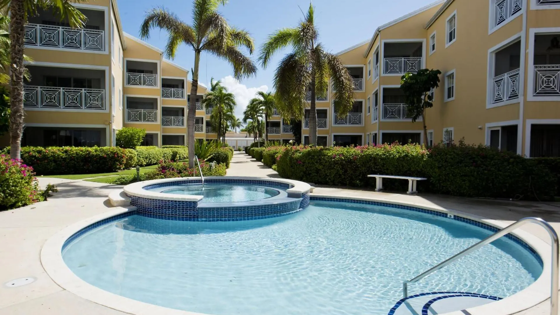 Beach Living At Regal Beach Blde George Town Apartment
