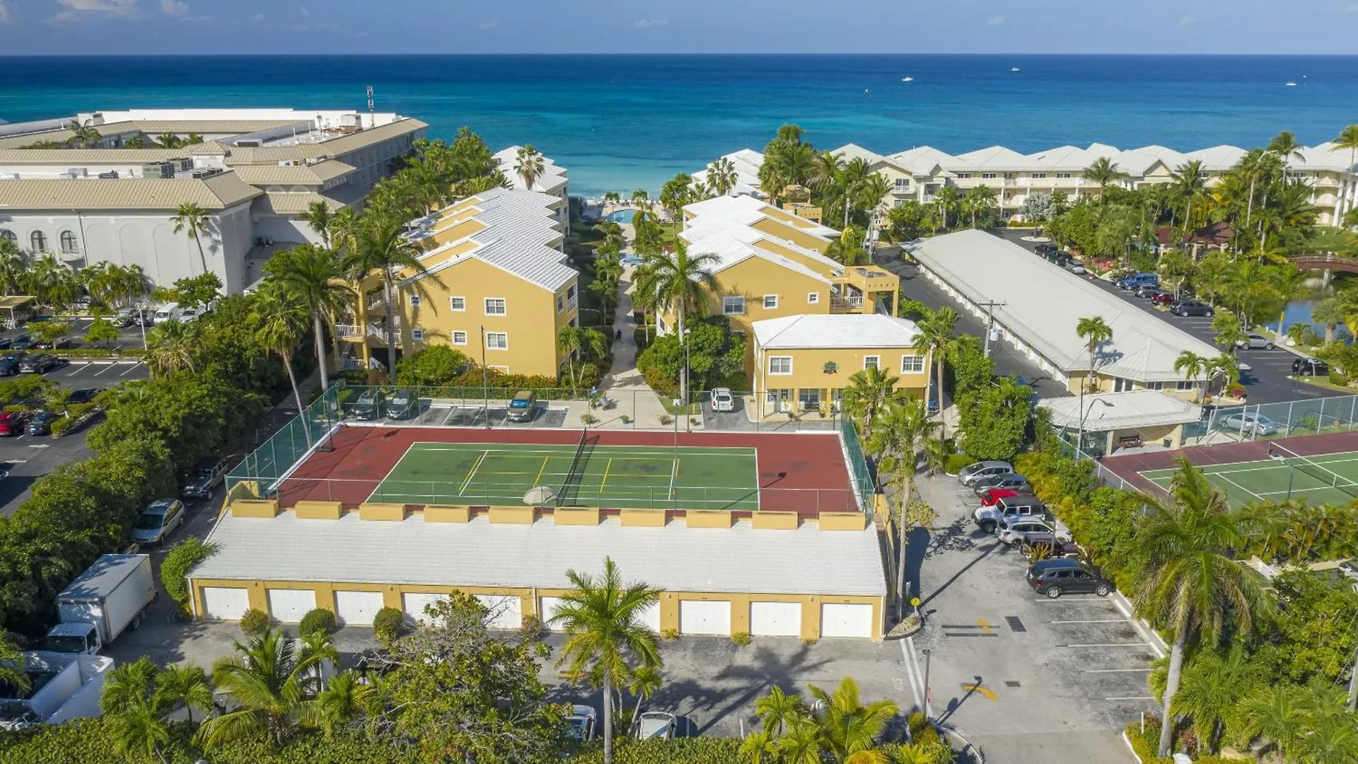 Apartment Beach Living At Regal Beach Blde George Town